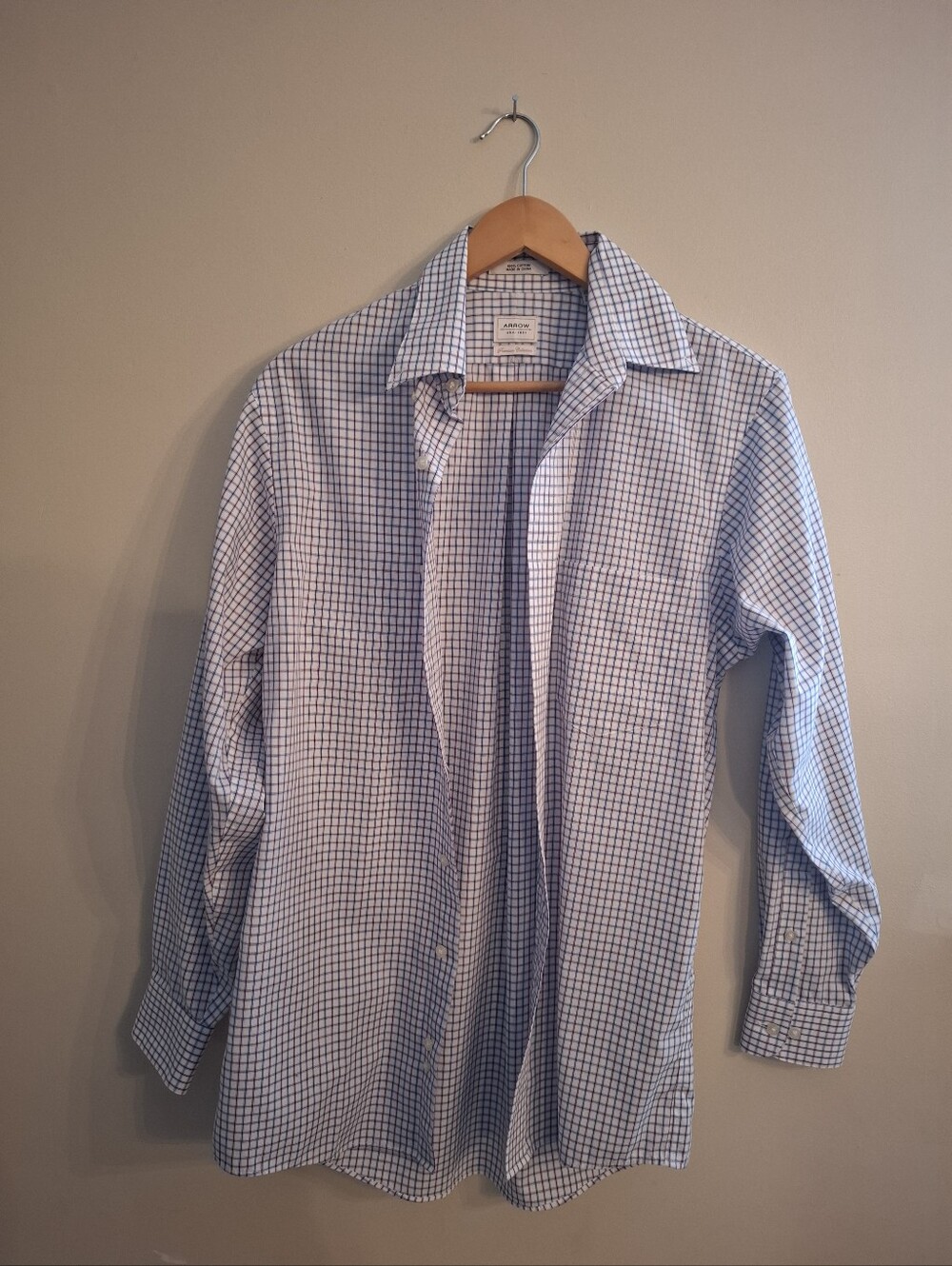 Arrow Premium Collection Men's White Shirt with Navy and Red Windowpane Pattern